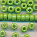 Rocailles kanarien-grün opak, 100 Gramm, Größe 7,3 mm, Großloch
