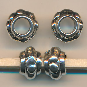 Metallperlen silberfarben, Inhalt 3 Stück, Größe 7 x 5 mm