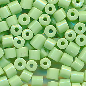 Stiftperlen hell grün opak, Inhalt 8 g, Größe 2 mm