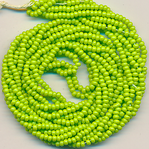 Rocailles leucht grün, Inhalt 9 g, Größe 10/0, böhmisch Strang*