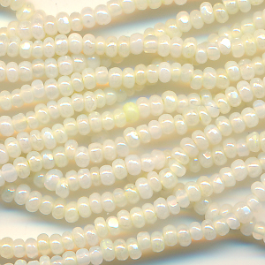 Cut-Perlen cream lüster, Inhalt 9 g, antik sehr fein Charlottes, Größe 12/0, Strang