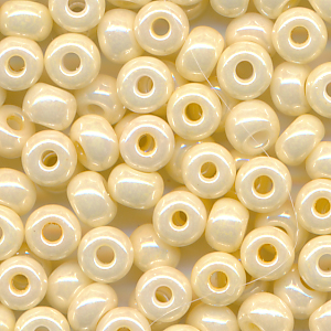 Rocailles seiden elfenbein, Inhalt 9 g, Größe 6/0. böhmisch