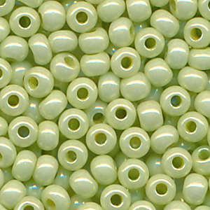 Rocailles grün pastell, Inhalt 8 g, Größe 11/0. böhmisch