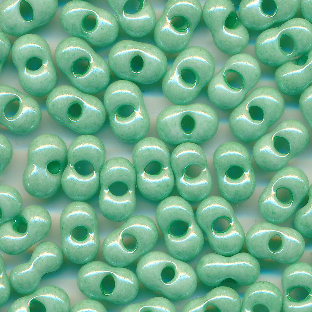 Farfalle, Schmetterlinge apfel-grün lüster, Inhalt 30 Stück, Größe 6,5 x 3,2 mm