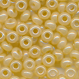 Rocailles lüster opak vanilla, Größe 10/0 (2,3 mm), 20 Gramm