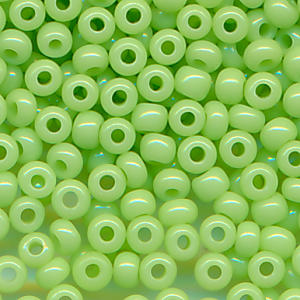 Rocailles lind-grün, Inhalt 6 g. Größe 15/0 (1,5 mm)