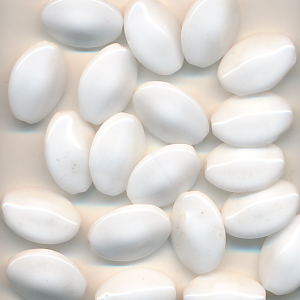 Glasperlen weiß, Inhalt 8 Stück, Größe 13 x 9 mm