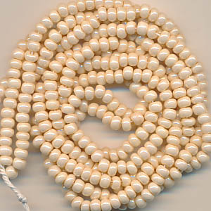 Rocailles elfenbein lüster, Inhalt 12,5 g, Größe 6/0, böhmisch Strang*